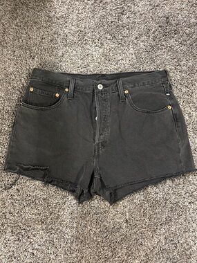 Levi's Original 501 Black Denim Cut-Off Shorts (32)